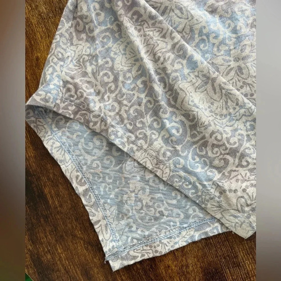 fresh produce | ladies tunic style top. Size: XS - Picture 7 of 9